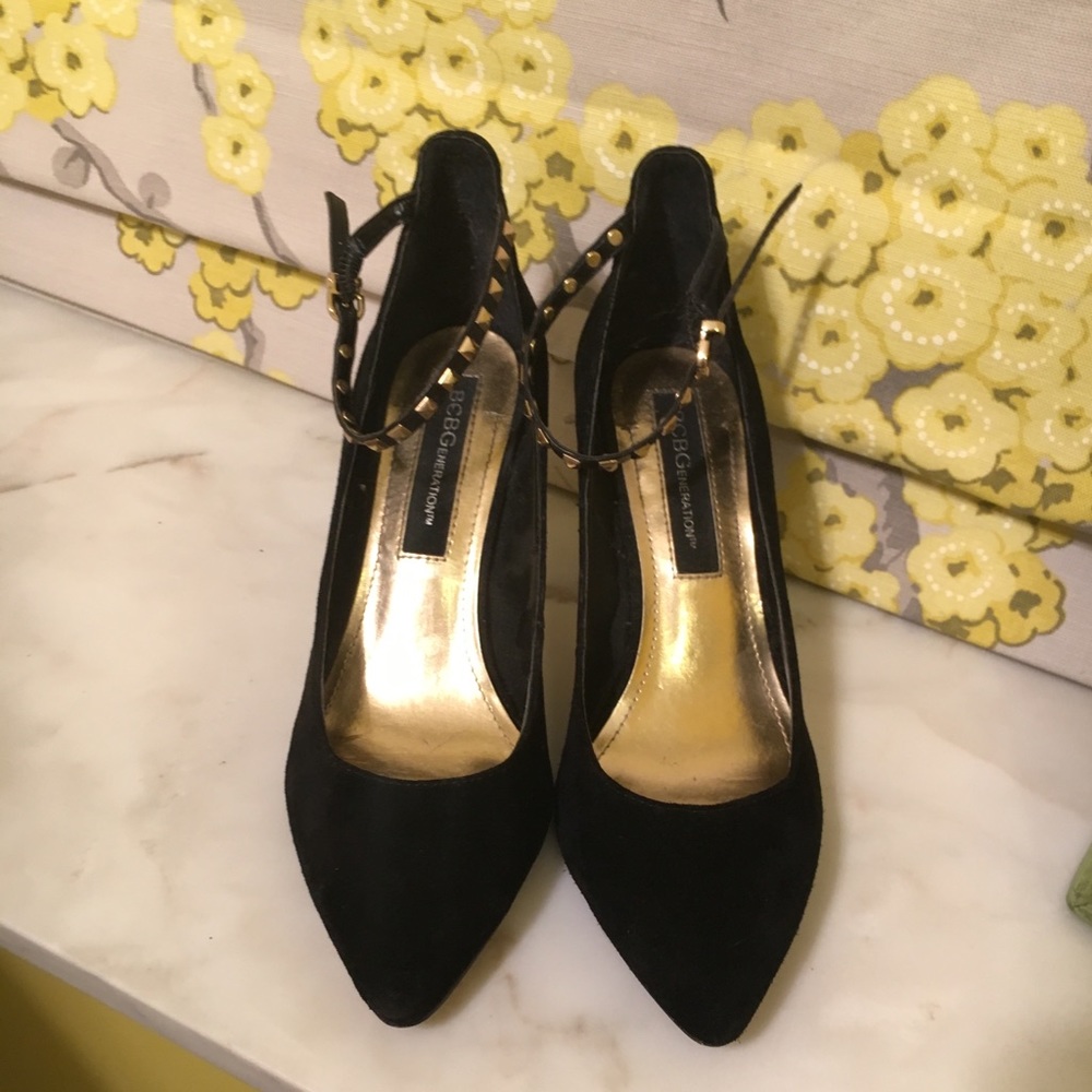 BCBGeneration pumps with studs size 8